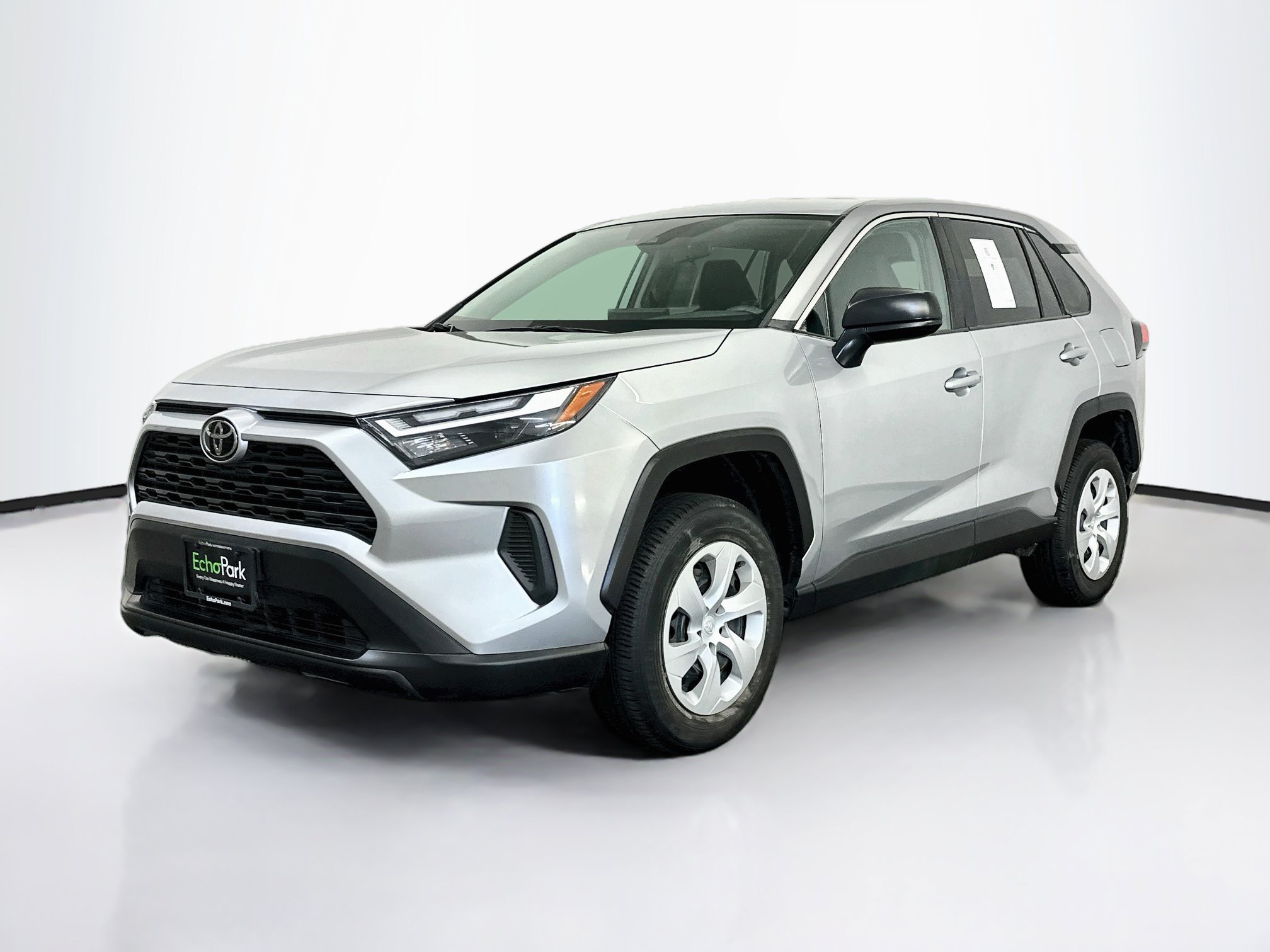 Used 2025 Toyota RAV4 LE AWD/4WD image 3
