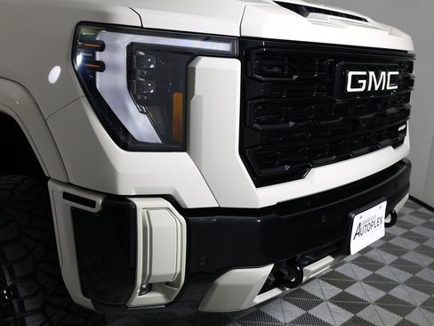 Used 2026 GMC Sierra 2500 AT4X image 44