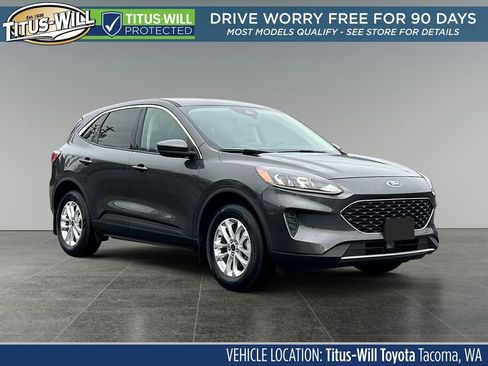 Used 2020 Ford Escape SE image 1