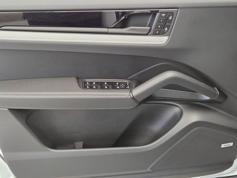 New 2026 Porsche Cayenne Coupe AWD/4WD image 14