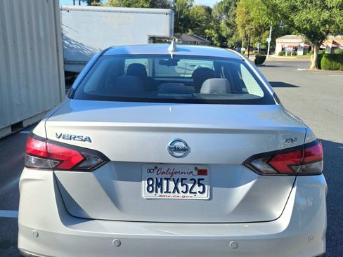 Used 2020 Nissan Versa SV FWD image 2