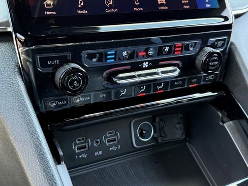 New 2025 Jeep Grand Cherokee Overland w/ Adv Protech Group III image 35