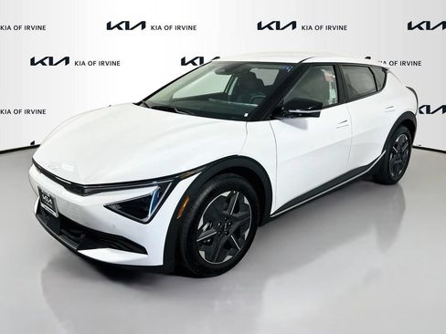 New 2026 Kia EV6 Light RWD image 3