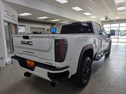Used 2026 GMC Sierra 2500 AT4 AWD/4WD image 8