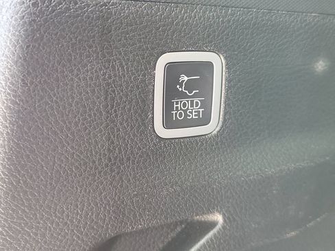 Used 2024 Jeep Wagoneer L Series II w/ Flexible Seating Group AWD/4WD image 8