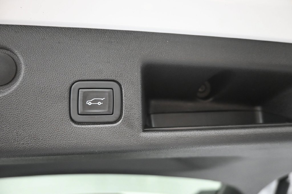 Used 2024 Chevrolet Equinox LT w/ LPO, Floor Liner Package AWD/4WD image 12