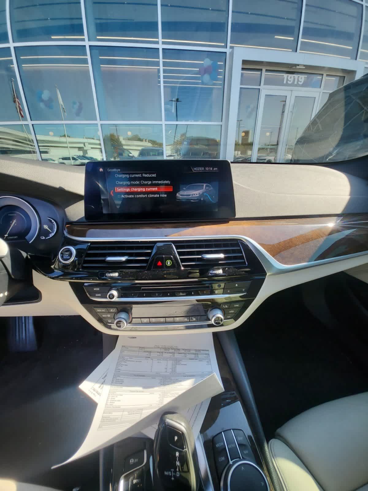 Used 2019 BMW 530e w/ Premium Package RWD image 2