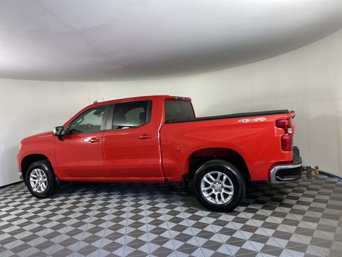 Used 2022 Chevrolet Silverado 1500 LT AWD/4WD image 5
