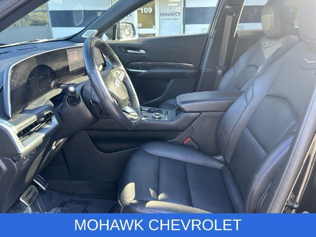 Used 2024 Cadillac XT4 Sport w/ Cold Weather Package AWD/4WD image 20