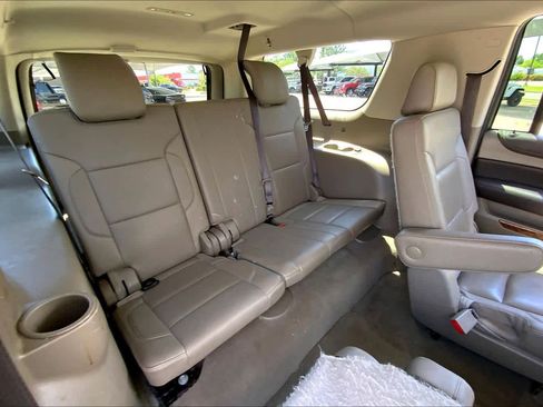 Used 2020 Chevrolet Suburban Premier AWD/4WD image 35