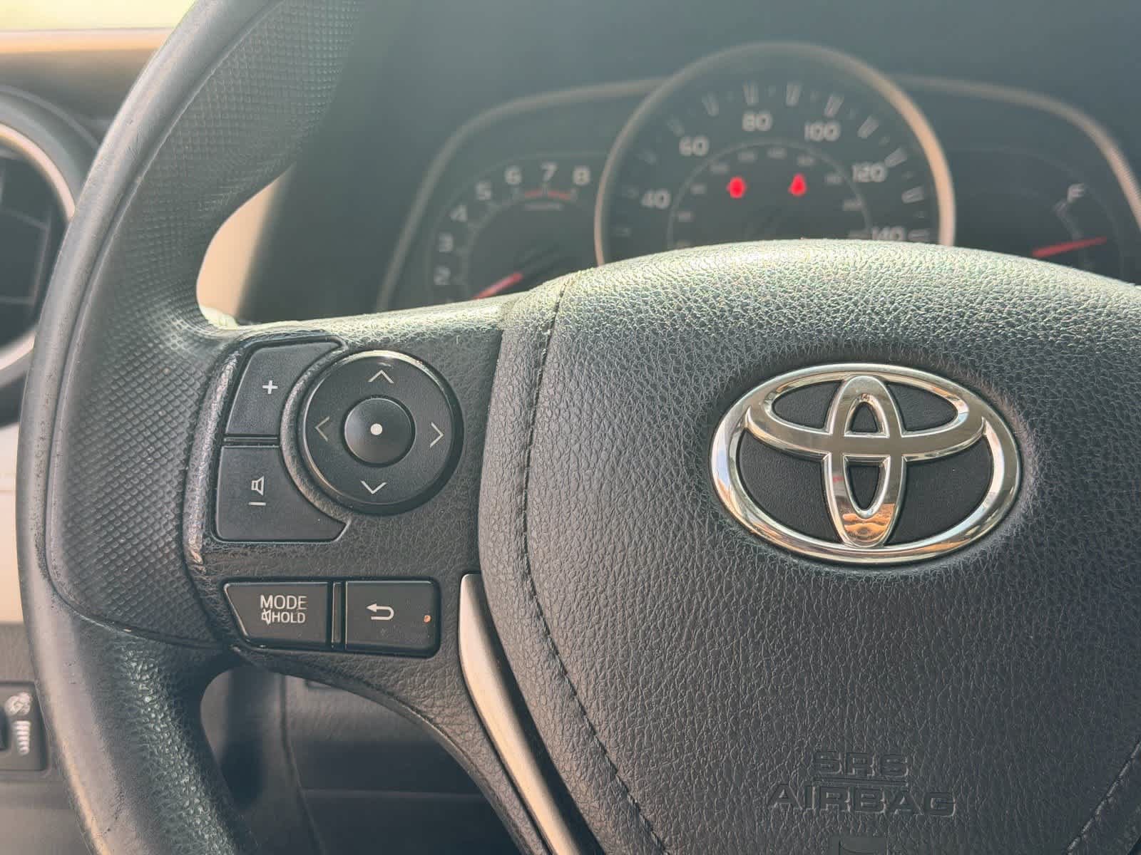 Used 2013 Toyota RAV4 XLE FWD image 23