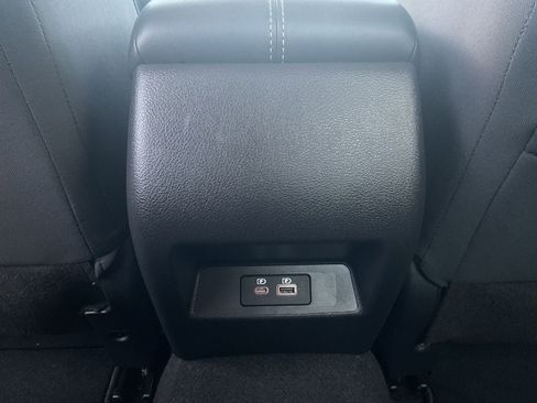 Used 2025 Nissan Altima 2.5 SV FWD image 10