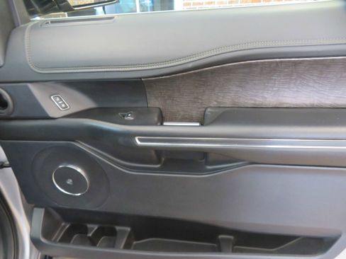 Used 2021 Ford Expedition Max Limited image 24