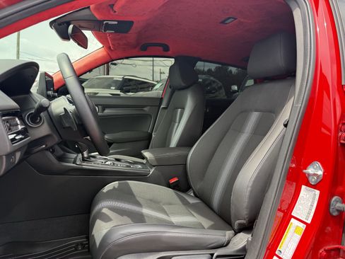Used 2023 Honda Civic Sport image 13