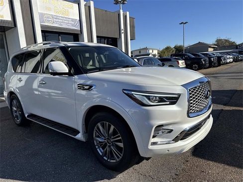 Used 2022 INFINITI QX80 Luxe w/ All-Season Package image 4