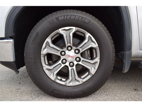 Used 2019 GMC Sierra 1500 SLT w/ SLT Convenience Package image 9