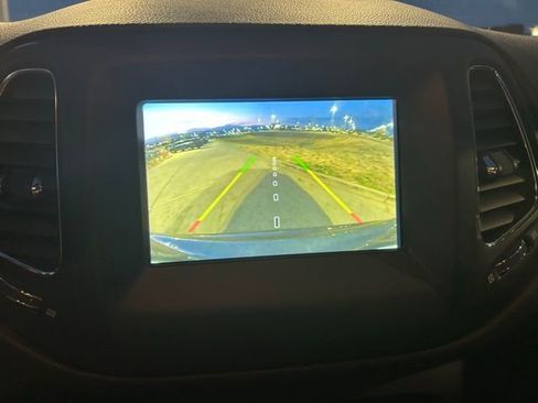 Used 2020 Jeep Compass Latitude w/ Cold Weather Group AWD/4WD image 22