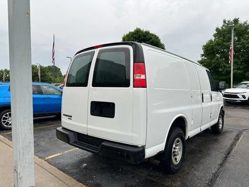 Used 2015 Chevrolet Express 2500 RWD image 5