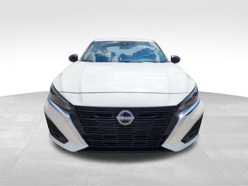 Used 2025 Nissan Altima 2.5 S FWD image 2