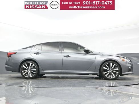 Used 2021 Nissan Altima 2.5 SR w/ SR Premium Package image 28