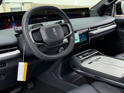 New 2026 Lincoln Navigator L Reserve AWD/4WD image 22