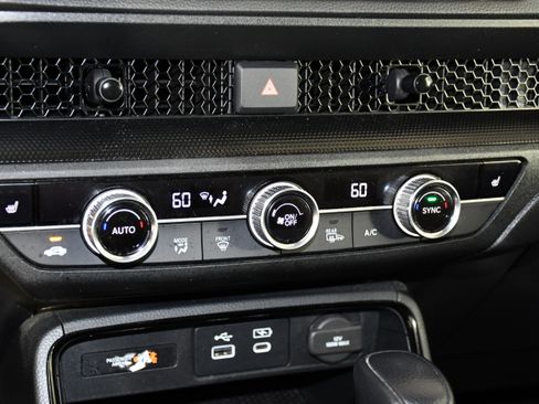 Certified 2024 Honda CR-V EX image 28