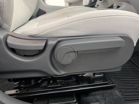 Used 2025 Hyundai Kona SEL FWD image 24