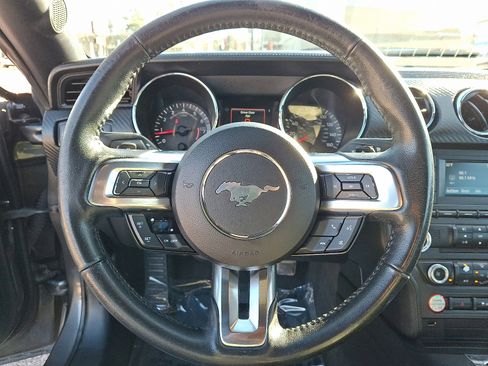 Used 2017 Ford Mustang Convertible image 18