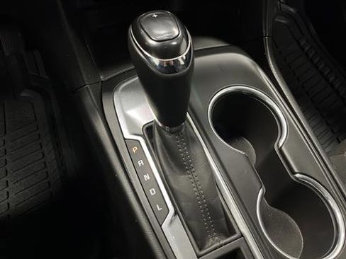 Used 2018 Chevrolet Equinox LT image 18