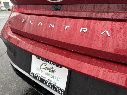 Used 2024 Hyundai Elantra SEL image 10