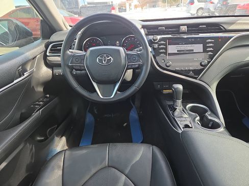 Used 2018 Toyota Camry XSE image 8