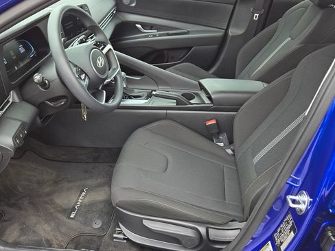 Used 2026 Hyundai Elantra SE FWD image 13