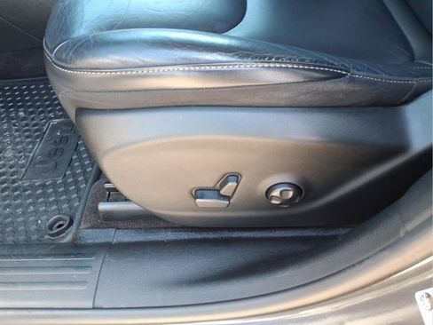 Used 2018 Jeep Cherokee Limited image 18