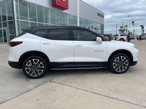 Used 2023 Chevrolet Blazer RS w/ Driver Confidence II Package FWD image 2