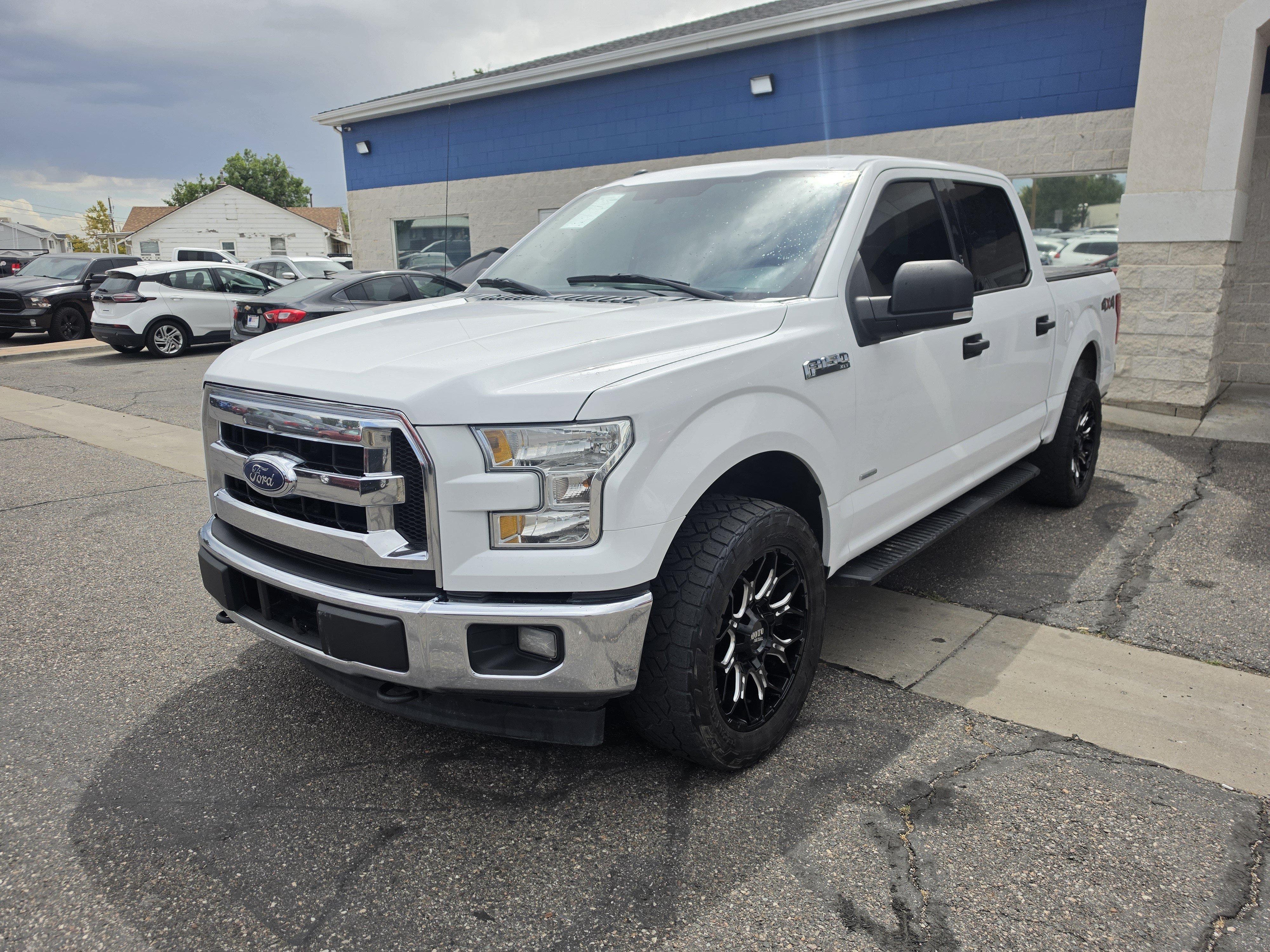 Used 2017 Ford F150 XLT w/ Equipment Group 301A Mid AWD/4WD image 3