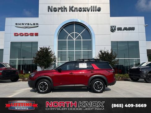 Used 2024 Nissan Pathfinder Rock Creek AWD/4WD image 2