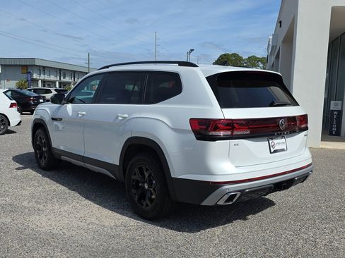 New 2026 Volkswagen Atlas Peak Edition image 5