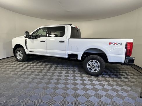 New 2026 Ford F250 XLT AWD/4WD image 2