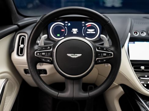 Used 2023 Aston Martin DBX AWD/4WD image 42