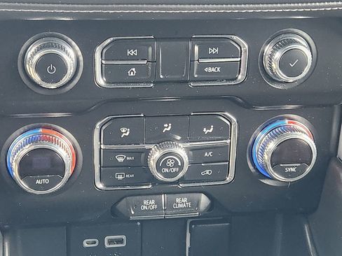 Used 2022 GMC Yukon XL SLE w/ Gmc Pro Safety Plus Package image 26