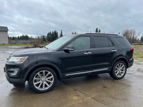 Used 2017 Ford Explorer Limited w/ Equipment Group 301A image 2