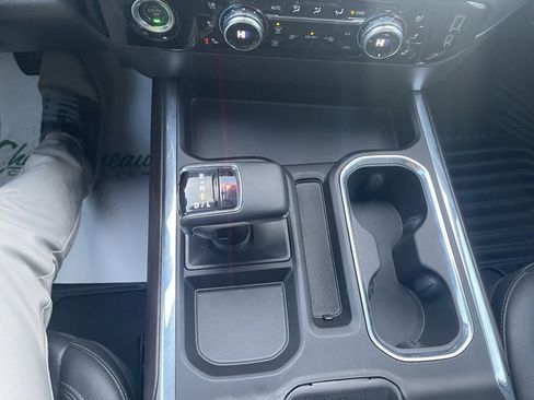 Used 2023 GMC Sierra 1500 SLT w/ SLT Convenience Package image 28