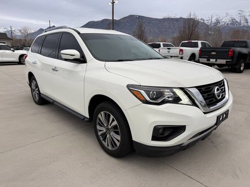 Used 2019 Nissan Pathfinder SL image 9