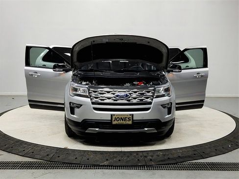 Used 2018 Ford Explorer XLT w/ Equipment Group 202A image 10