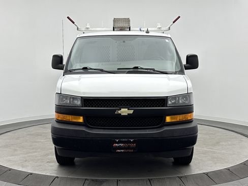 Used 2022 Chevrolet Express 2500 w/ Driver Convenience Package RWD image 2