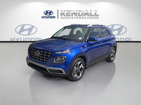 Used 2023 Hyundai Venue SEL w/ Cargo Package FWD image 3
