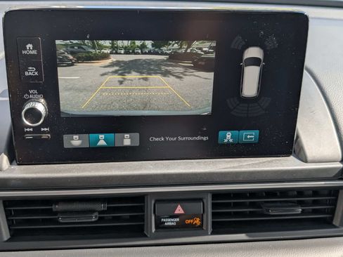 Certified 2025 Honda Pilot Touring image 33