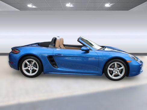 Used 2018 Porsche 718 Boxster image 23