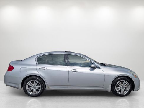 Used 2012 INFINITI G37 x w/ Premium Pkg image 4