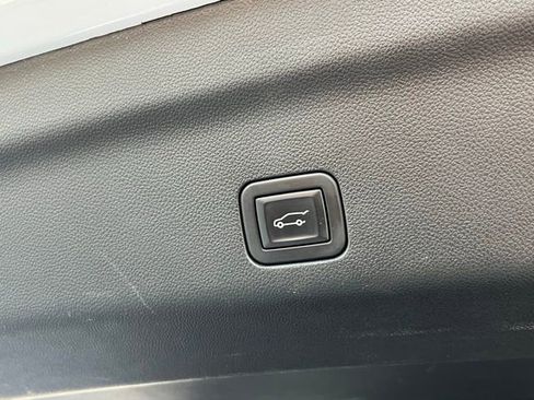 Used 2024 GMC Yukon AT4 image 10